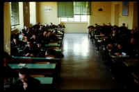 militari-a-scuola.jpg (25213 byte)